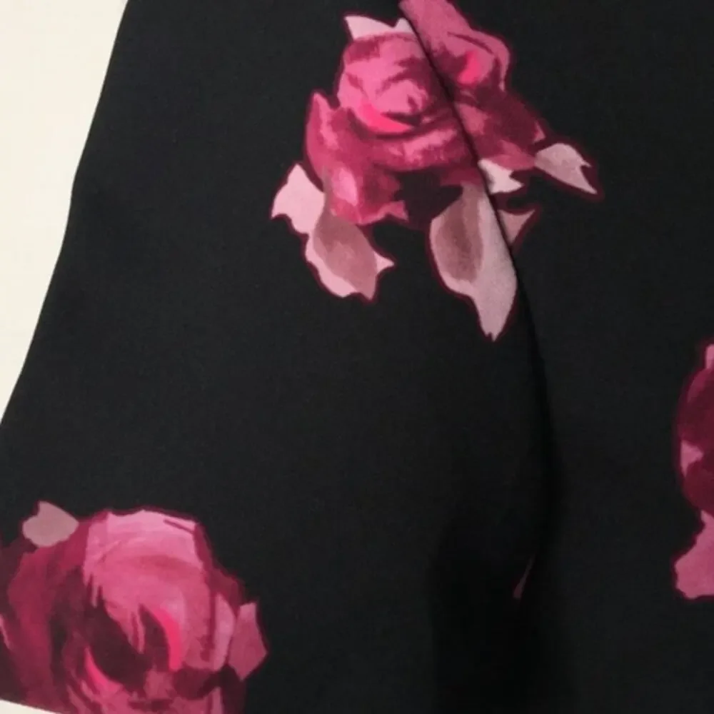 Kate Spade Womens Open Flare Dress size 4 Black Floral Roses Short Sleeve